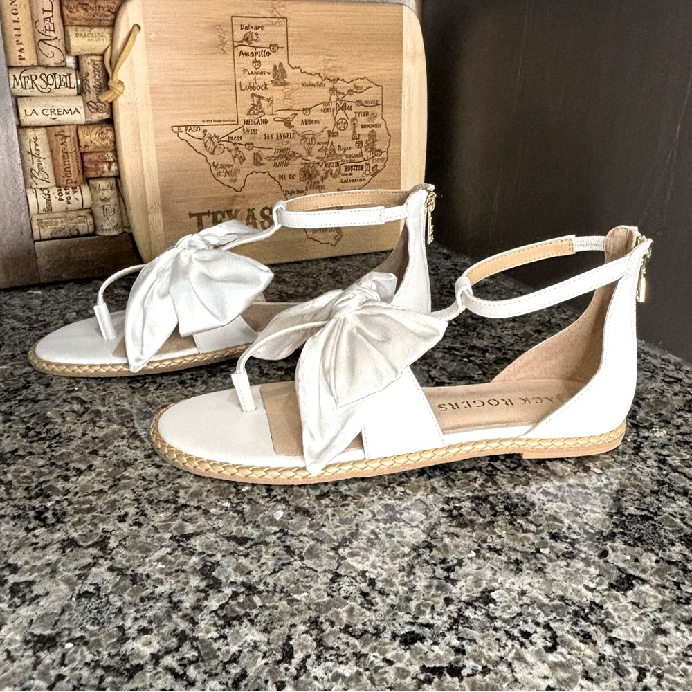 Jack Rogers Heidi T-Strap White Satin Bow Sandals Size 7 New In Box - Picture 2 of 10
